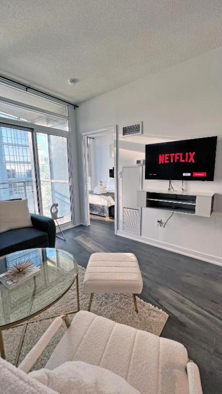 Cozy Condo In Downtown Toronto + Free Parking מראה חיצוני תמונה