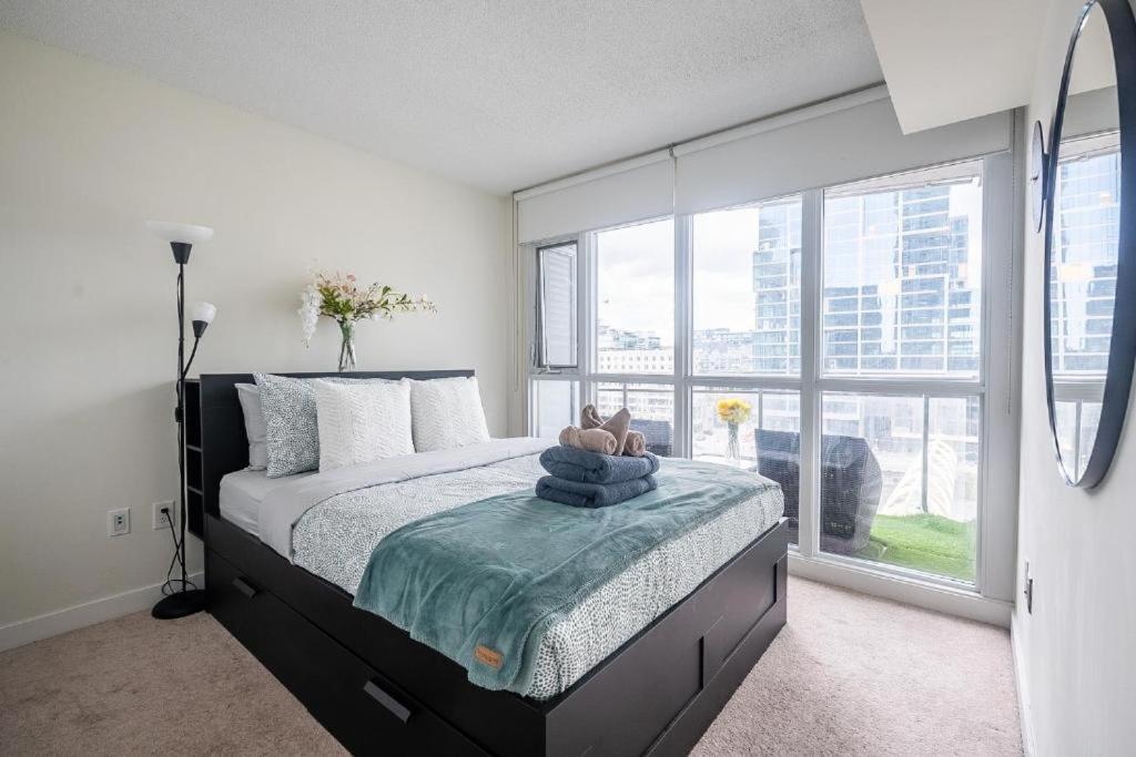 Cozy Condo In Downtown Toronto + Free Parking מראה חיצוני תמונה