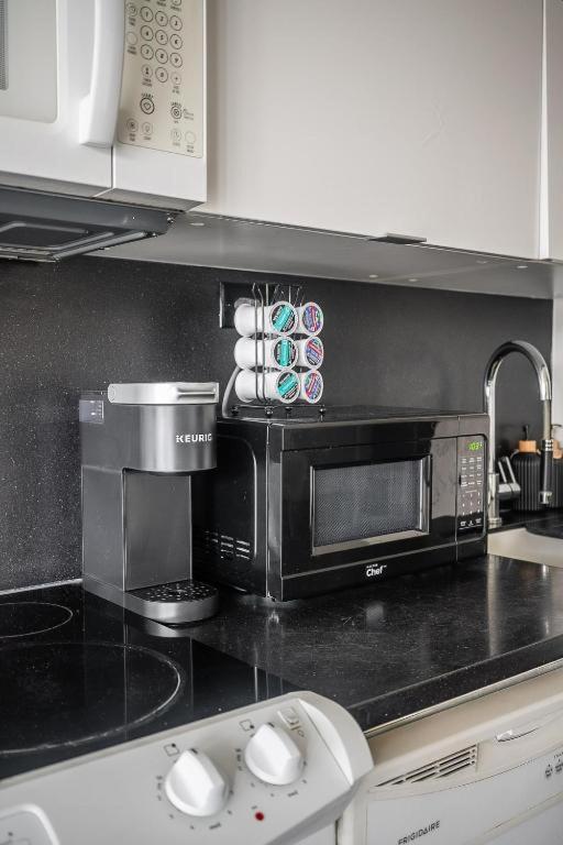 Cozy Condo In Downtown Toronto + Free Parking מראה חיצוני תמונה