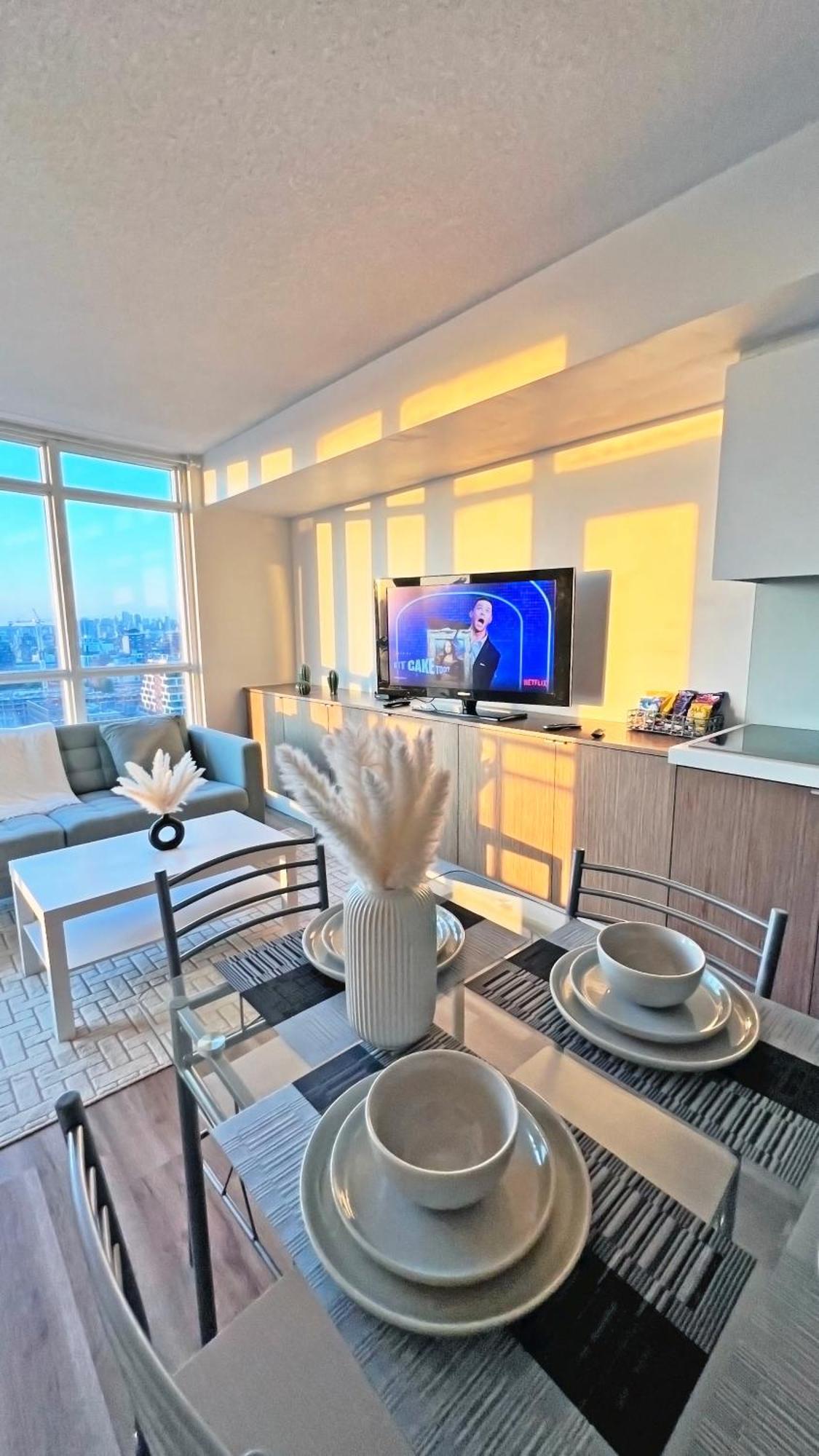 Cozy Condo In Downtown Toronto + Free Parking מראה חיצוני תמונה