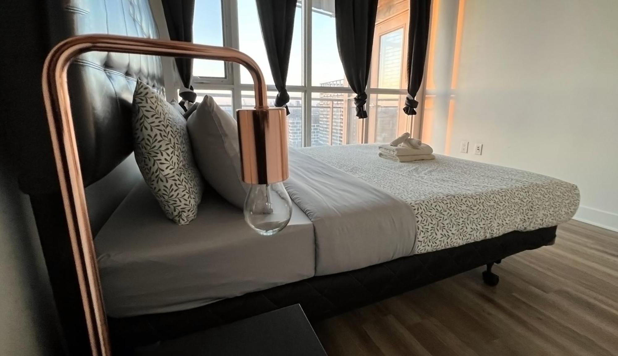 Cozy Condo In Downtown Toronto + Free Parking מראה חיצוני תמונה